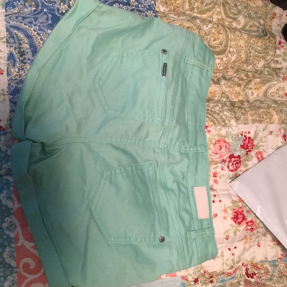 Shorts - Picture 2 of 3